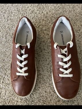 Johnston & Murphy Women’s Brown/White Sneakers Size 7.5 M – Stylish Comfort